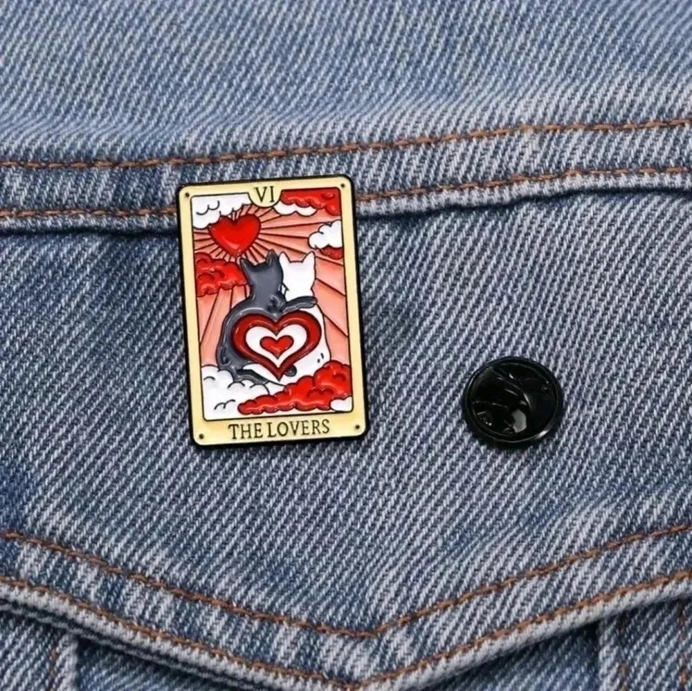 The lovers red cat kitten tarot card black white enamel pin brooch charm bag pur - Picture 1 of 3